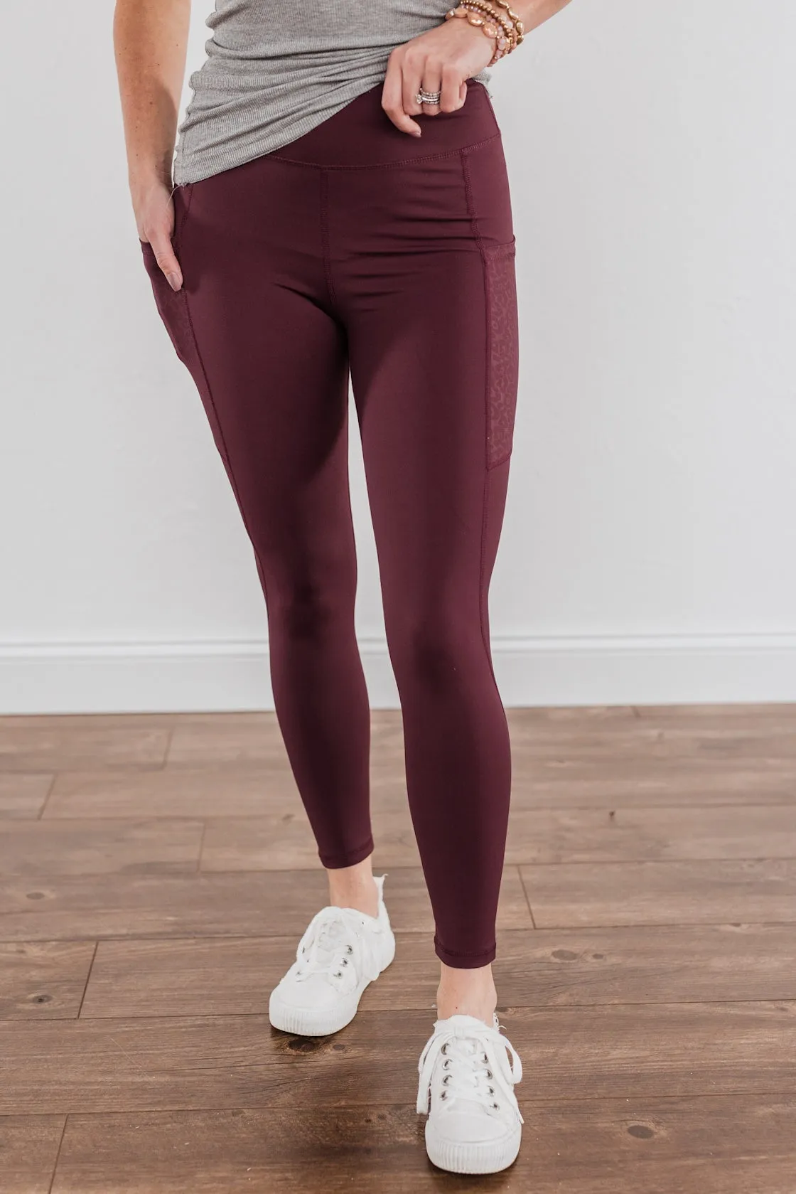 All The Talk Athleisure Pocket Leggings- Maroon