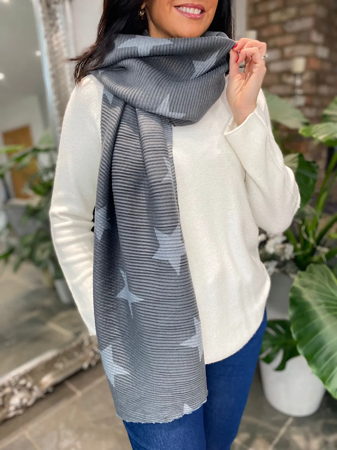 Charcoal Ribbed Star Pattern Scarf