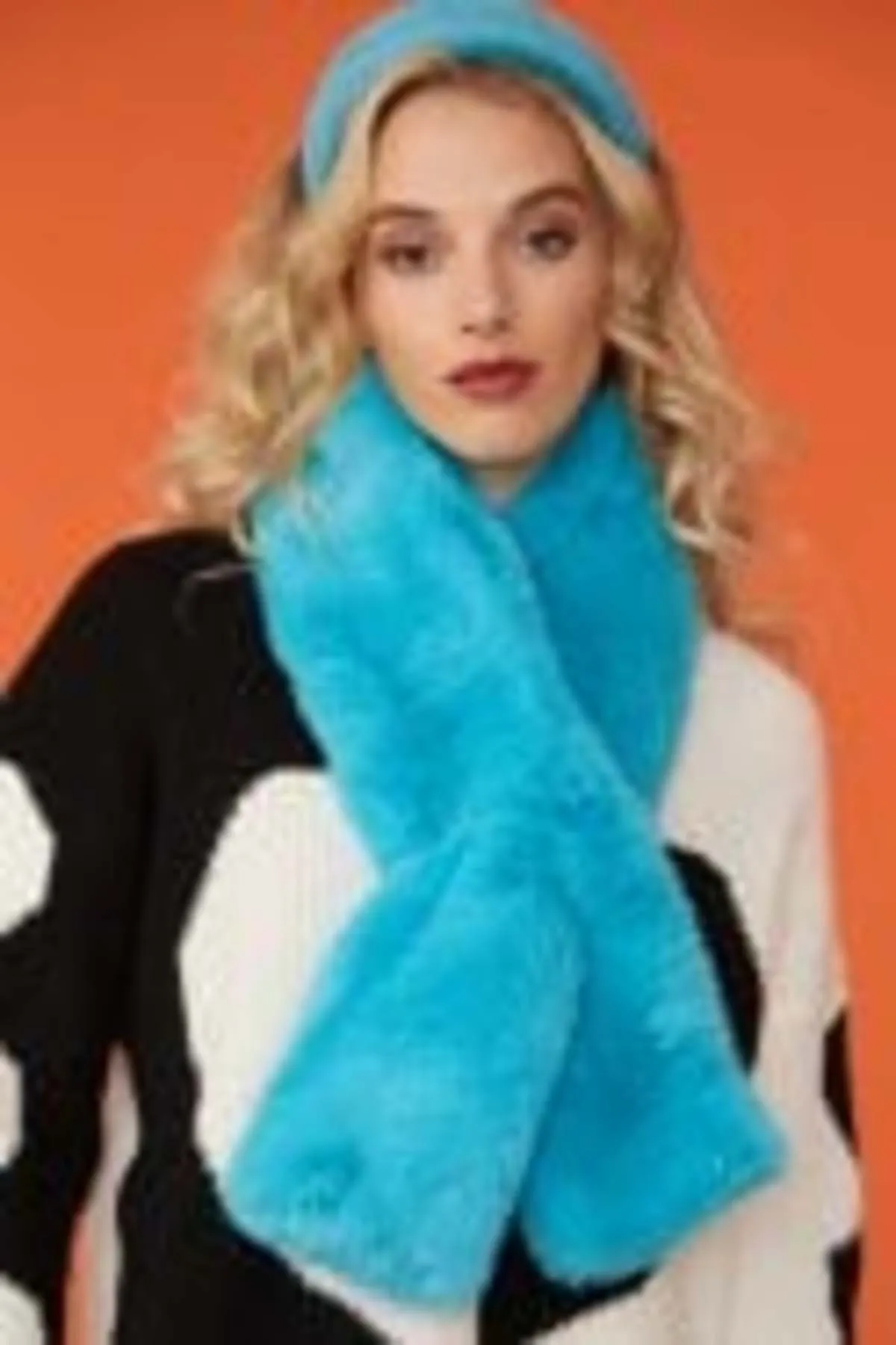 Faux Fur Keyhole Scarf