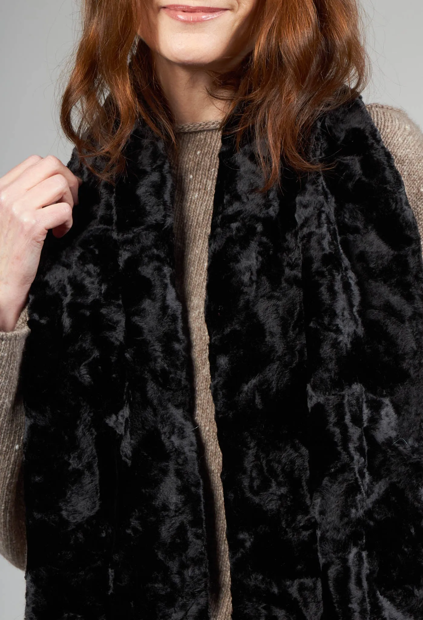 Faux Fur Scarf in Black