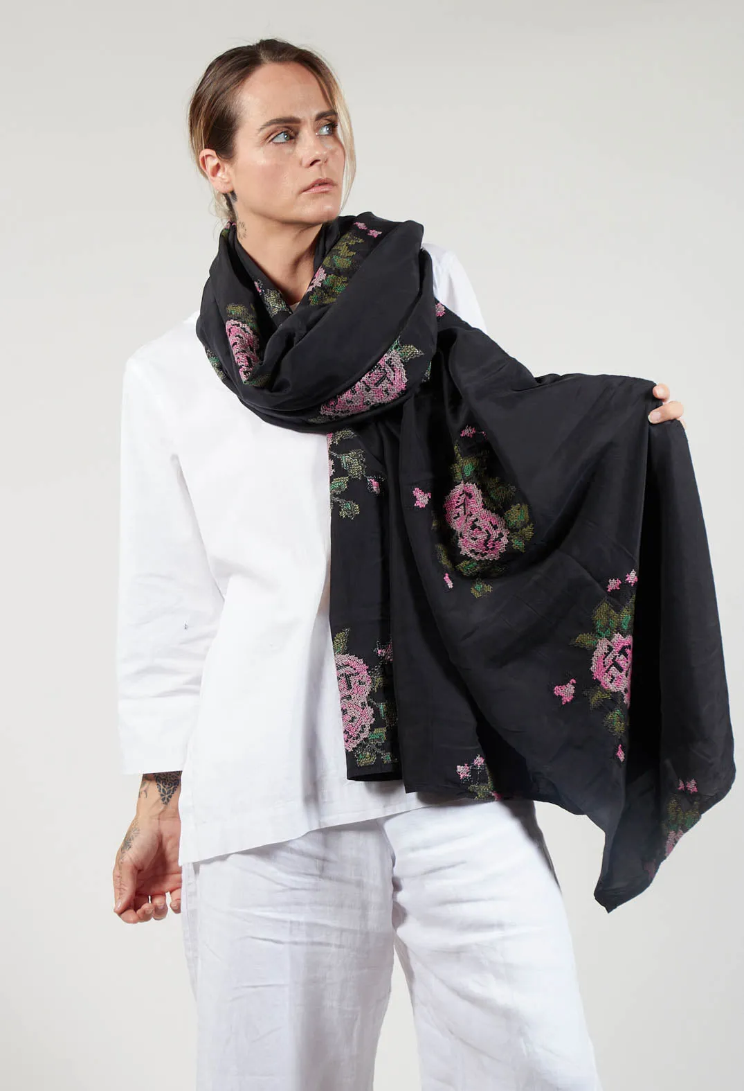 Orangerita Scarf in Kaviar Black