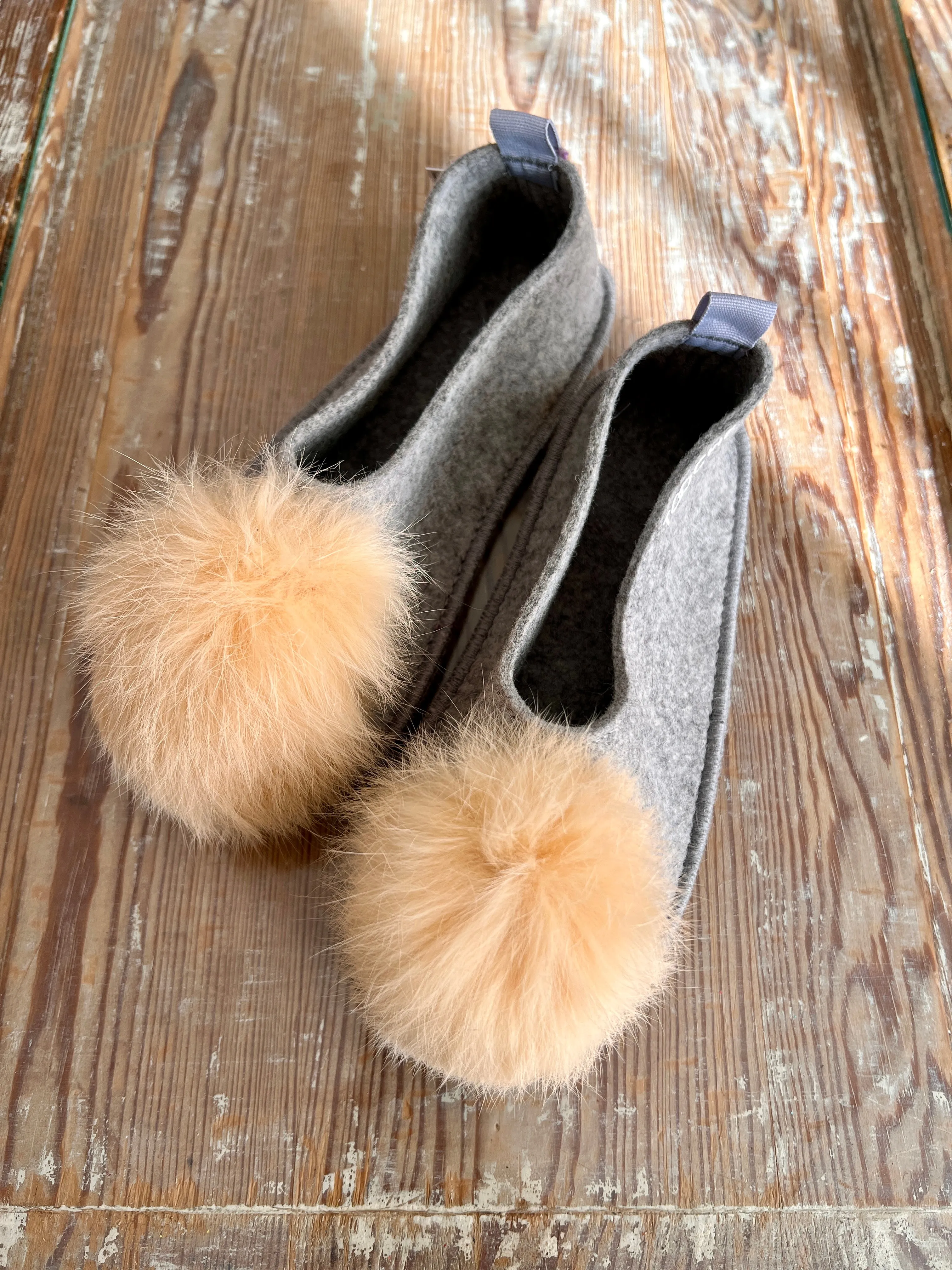 PEACH FUZZ slippers