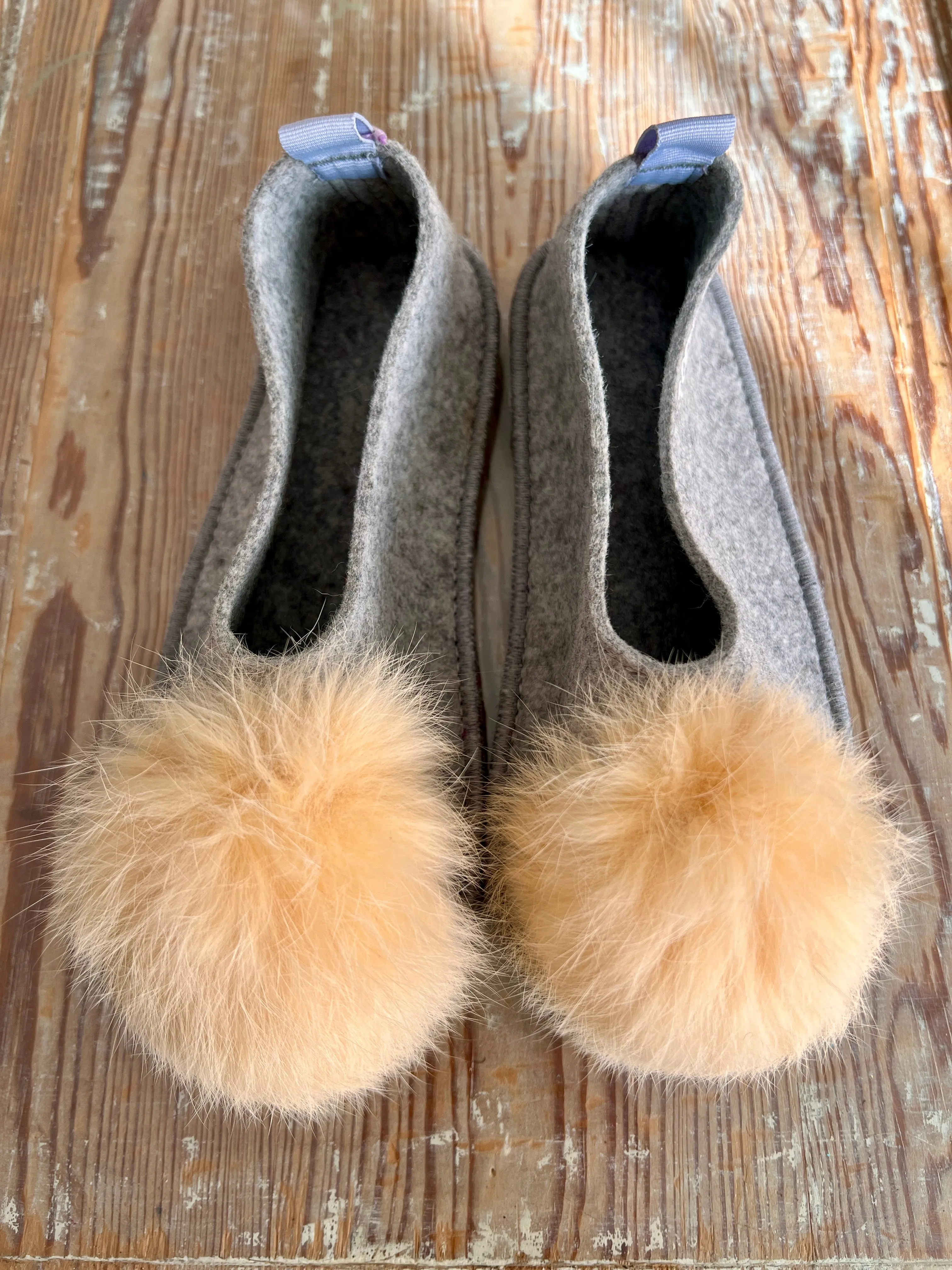 PEACH FUZZ slippers