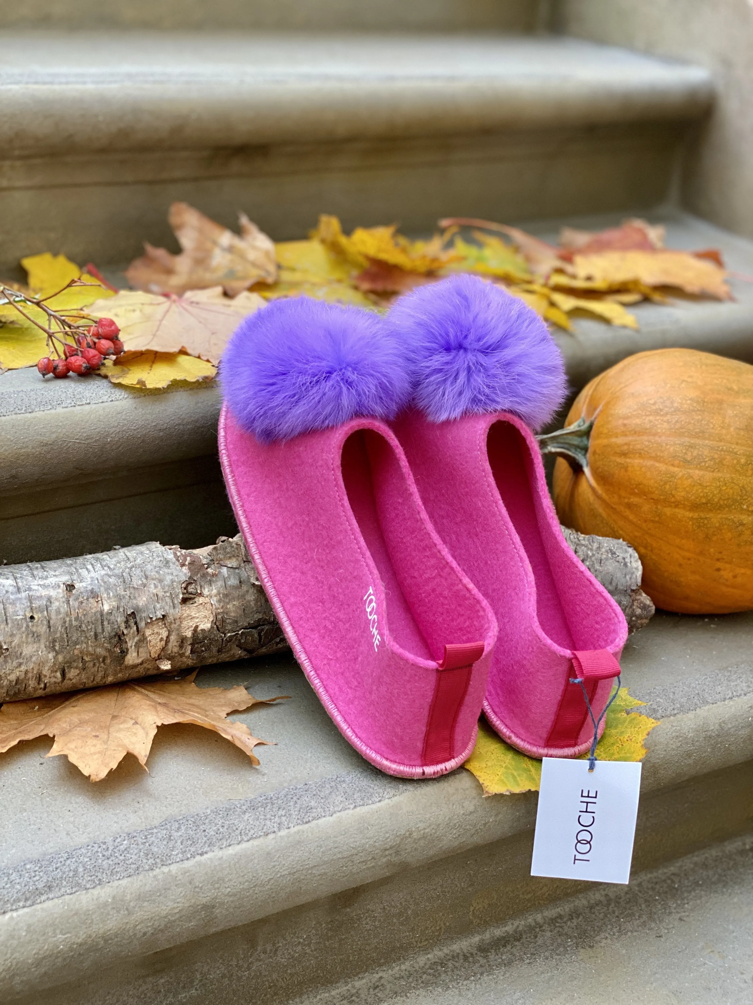 SUNSET POMPOM slippers