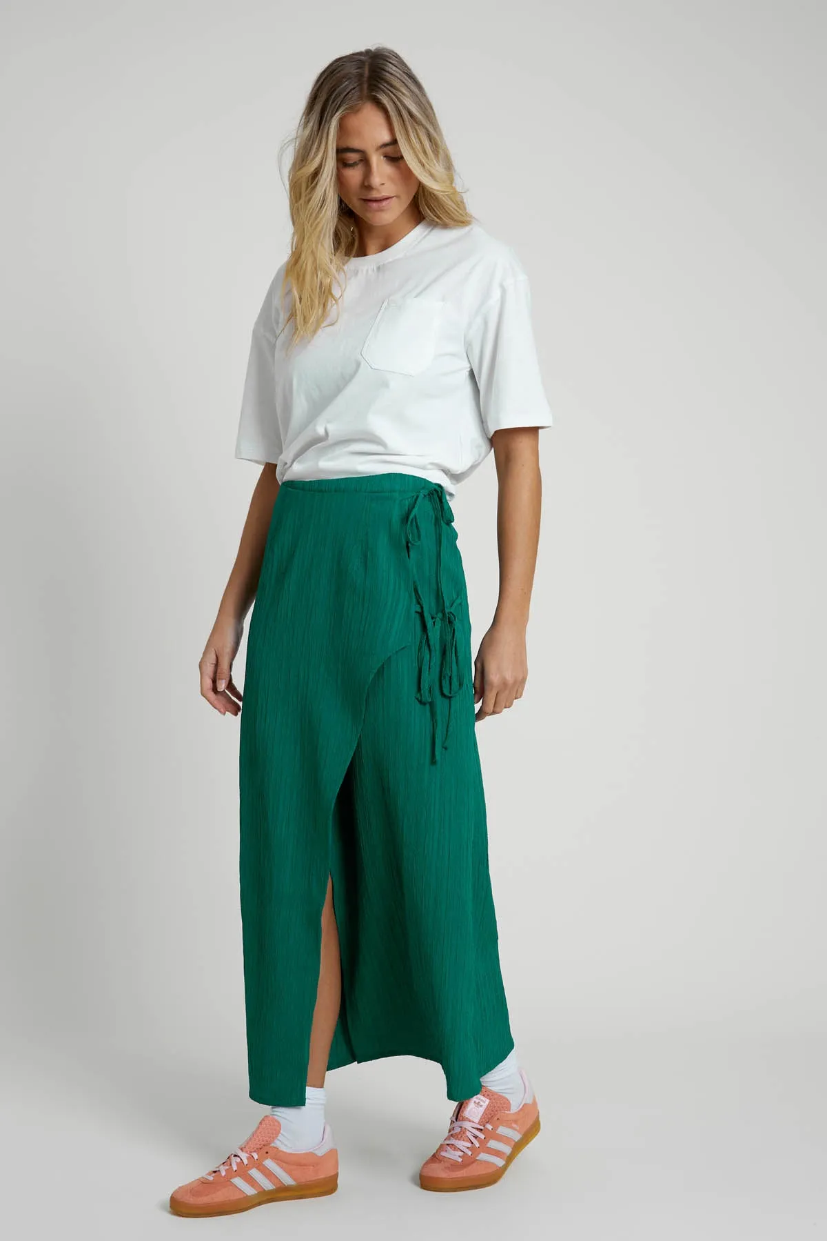 TRAVERS WRAP CARGO SKIRT