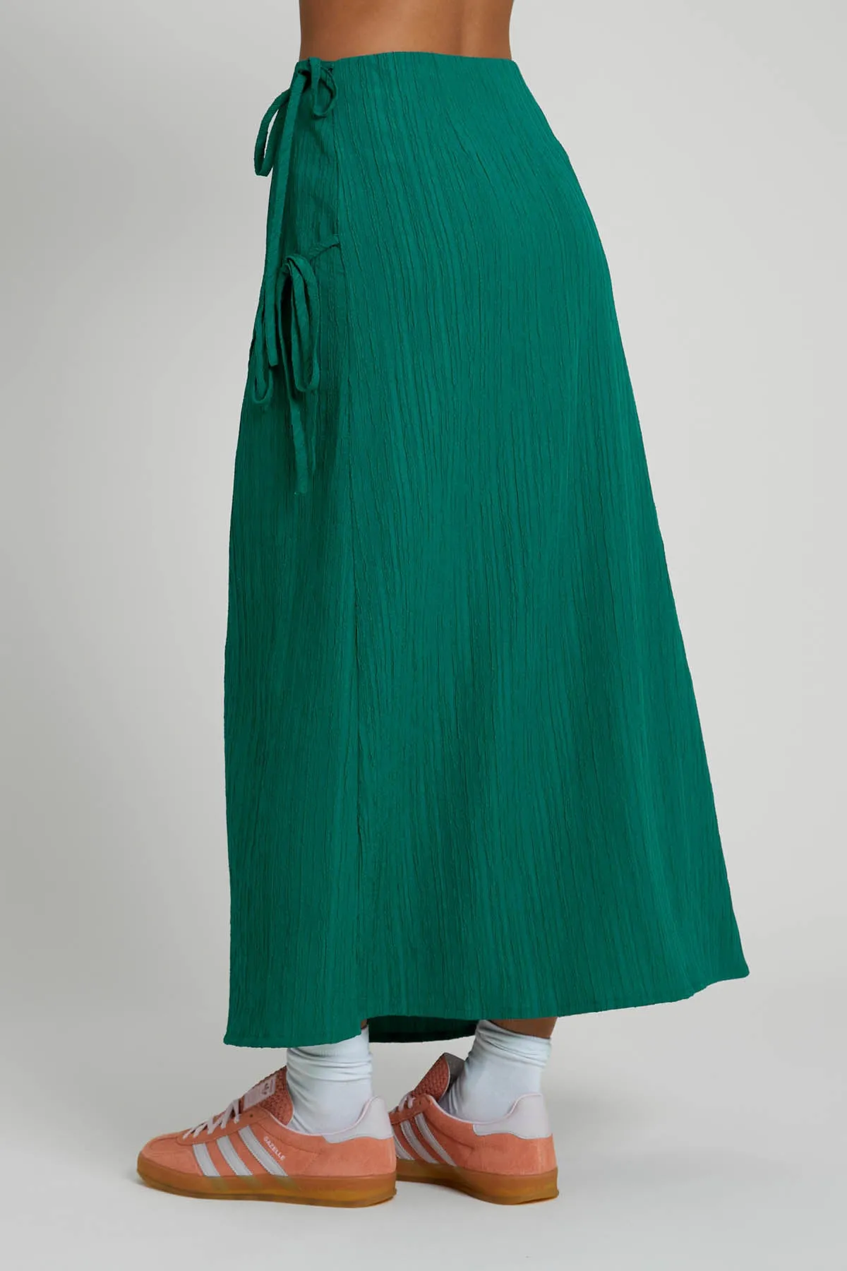 TRAVERS WRAP CARGO SKIRT